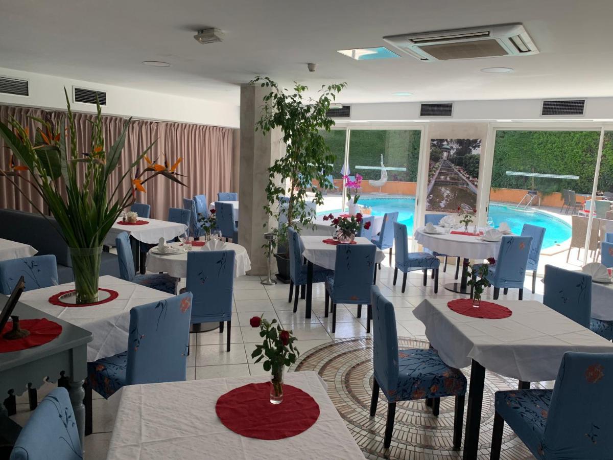 Hotel Restaurant De La Mer Golfe-Juan Exterior foto